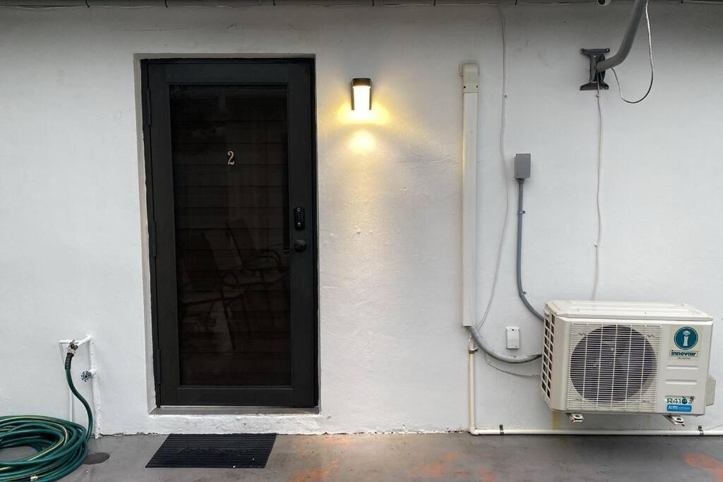 Spacious Private Close To Attractions Apartment